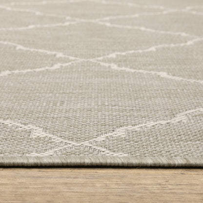 5' X 7' Gray and Ivory Indoor Outdoor Area Rug