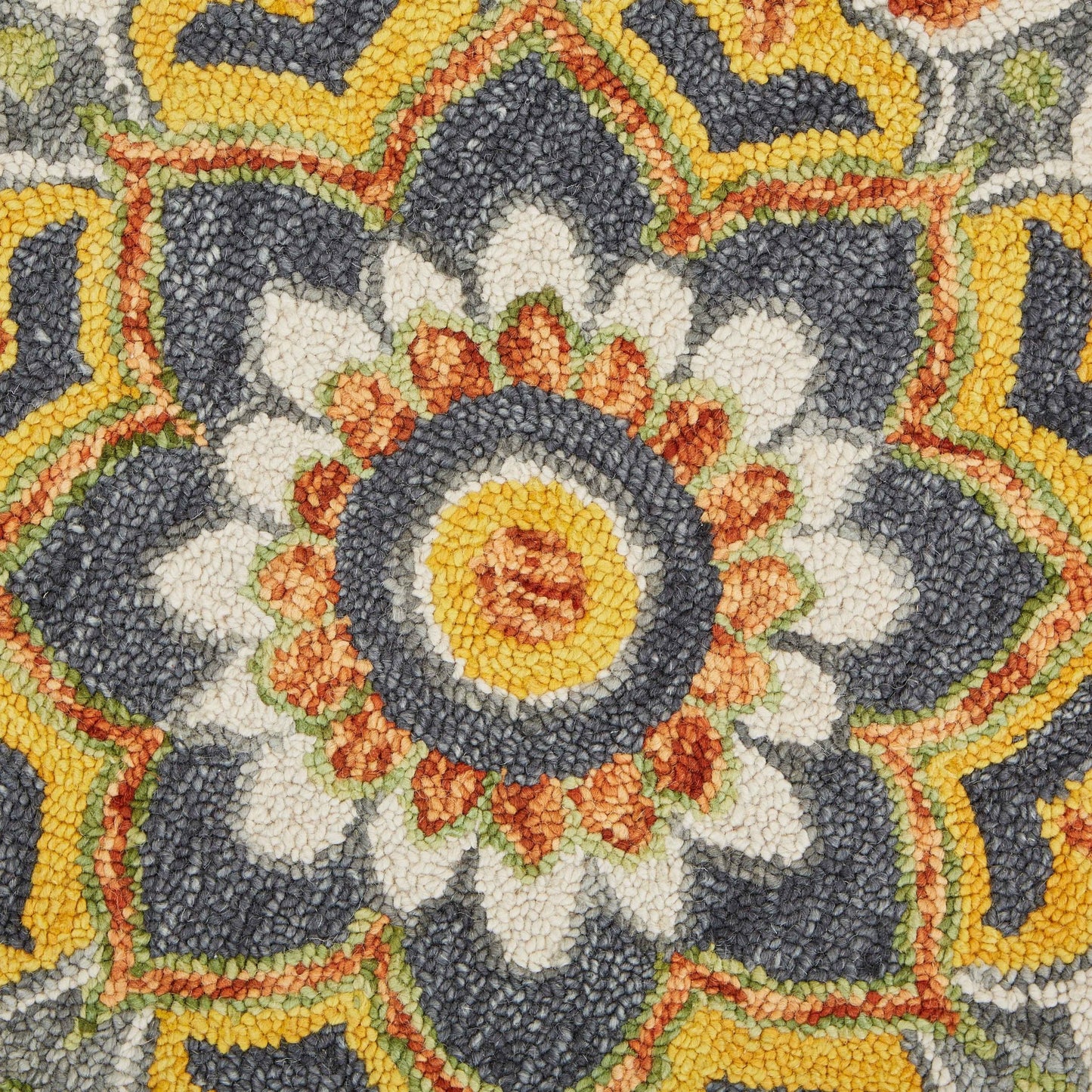 4’ Round Gray And Gold Floret Area Rug