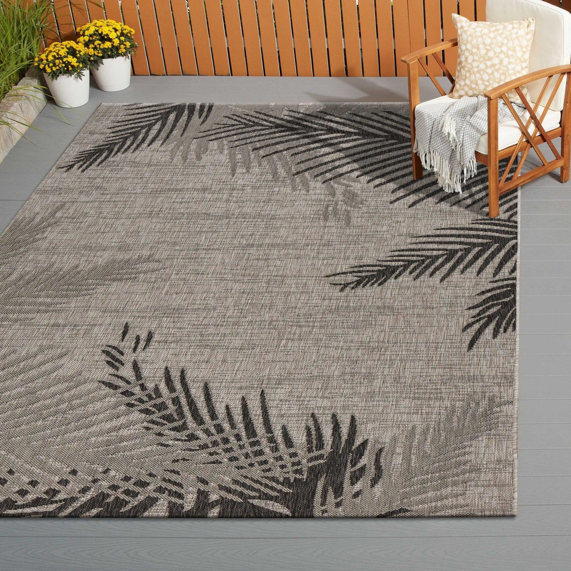 5' X 7' Beige Floral Indoor Outdoor Area Rug - FurniFindUSA