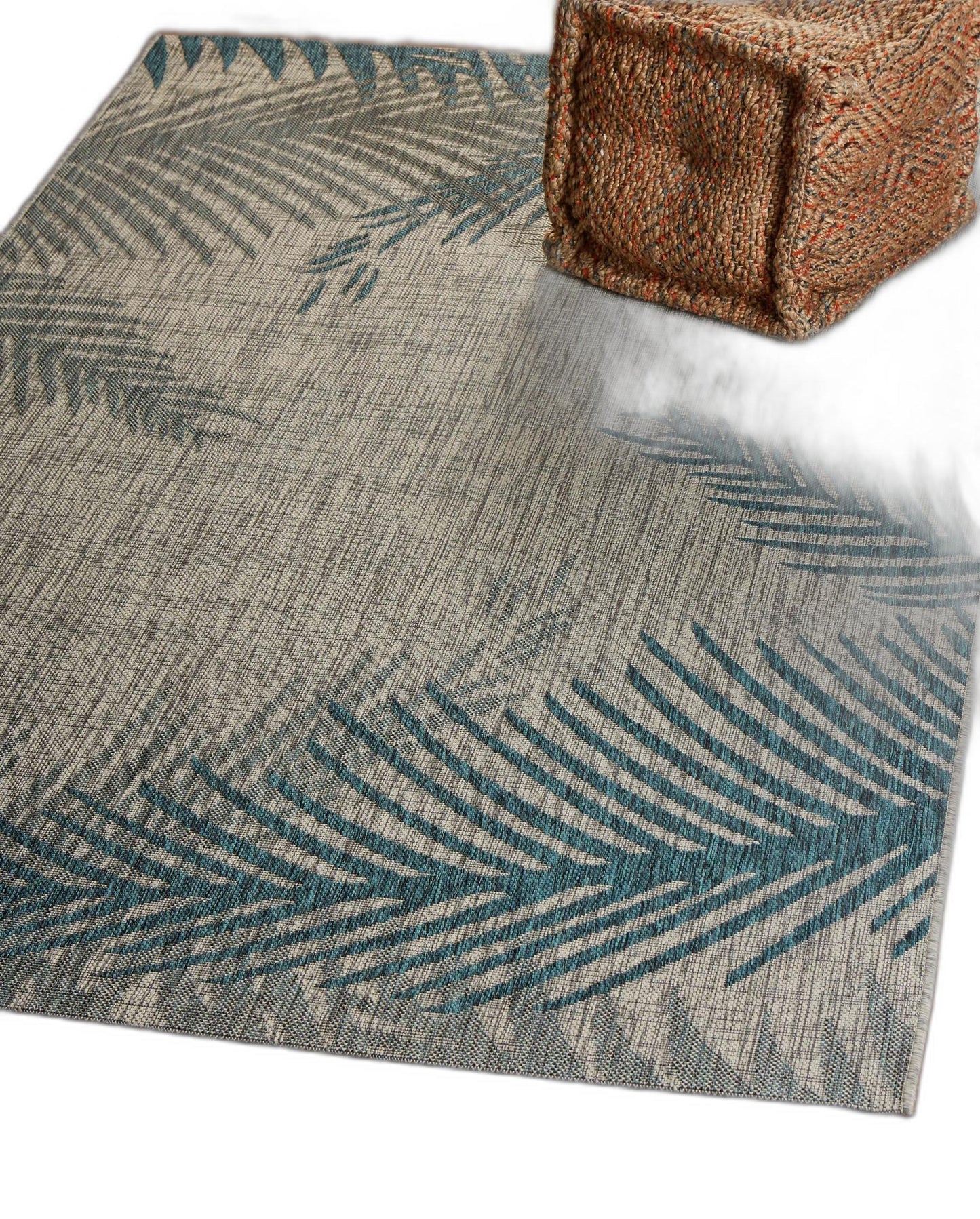 5' X 7' Gray Floral Indoor Outdoor Area Rug - FurniFindUSA