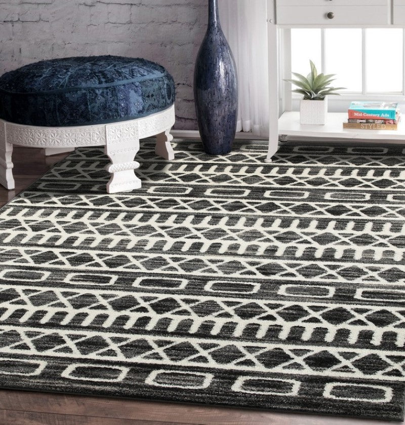 8’ x 10’ Black and White Geometric Area Rug