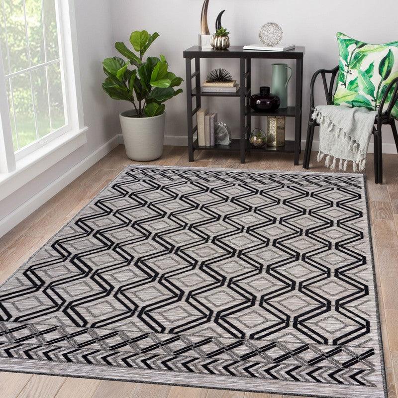 5' X 7' Black And Tan Indoor Outdoor Area Rug - FurniFindUSA