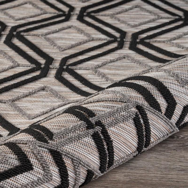 5' X 7' Black And Tan Indoor Outdoor Area Rug - FurniFindUSA