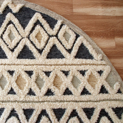 4’ Round Blue and Cream Stripe Diamond Area Rug