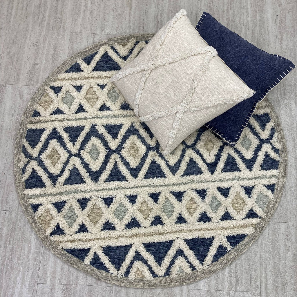 4’ Round Blue and Cream Stripe Diamond Area Rug