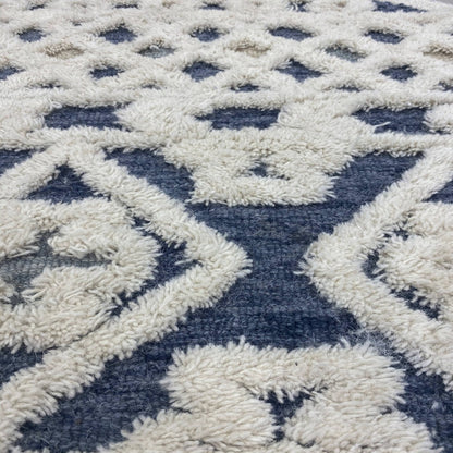 4’ Round Blue and Cream Decorative Area Rug