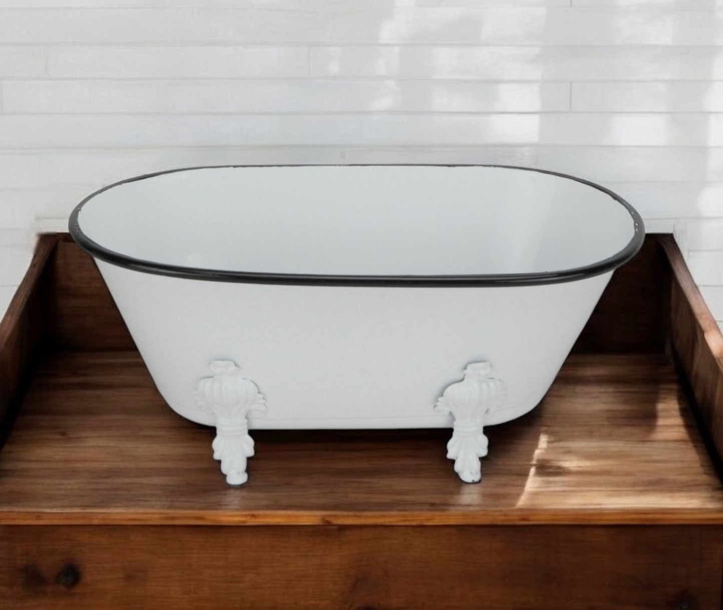 5" White Metal Hand Painted Decorative Tub Tabletop Sculpture