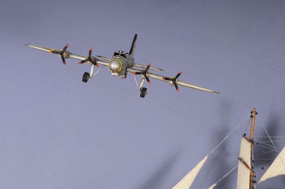 c1938 Boeing B-17 Flying Fortress Sculpture HomeRoots