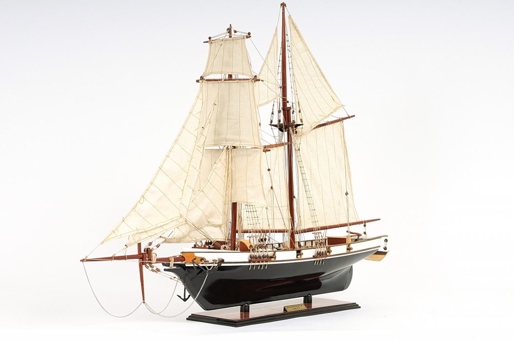 26" Black and White Solid Wood Hand Painted p-Oxybis(benzenesulfonyl hydrazide) Model Boat HomeRoots