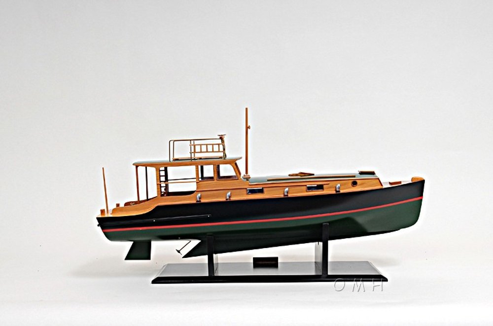 15" Black and Green Solid Wood Hand Painted 1934 Hemingway Pilar Fishing Boat Model Boat HomeRoots