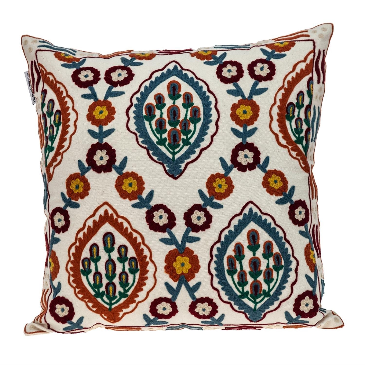 18" MULTICOLOR Cotton Blend Throw Pillow FurniFindUSA