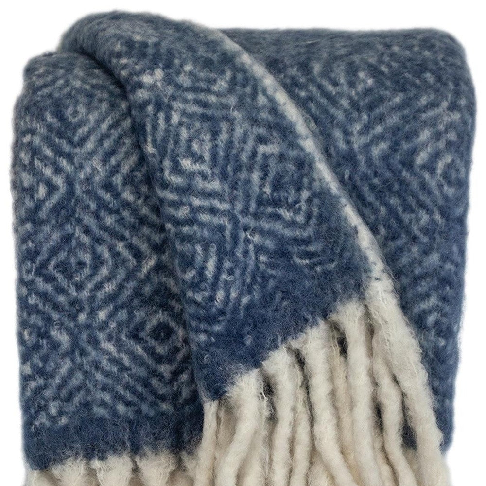 Cozy Indigo and Ivory Chevron Handloomed Throw Blanket