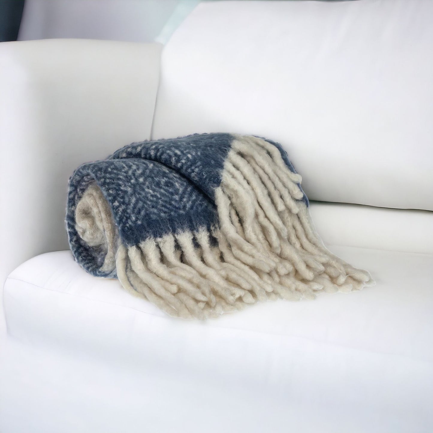 Cozy Indigo and Ivory Chevron Handloomed Throw Blanket