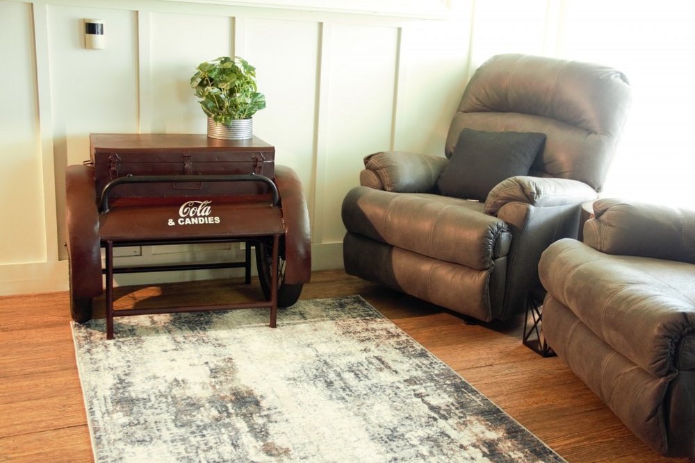 27" Maroon Steel End Table HomeRoots
