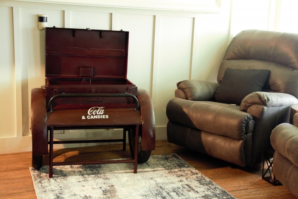 27" Maroon Steel End Table HomeRoots