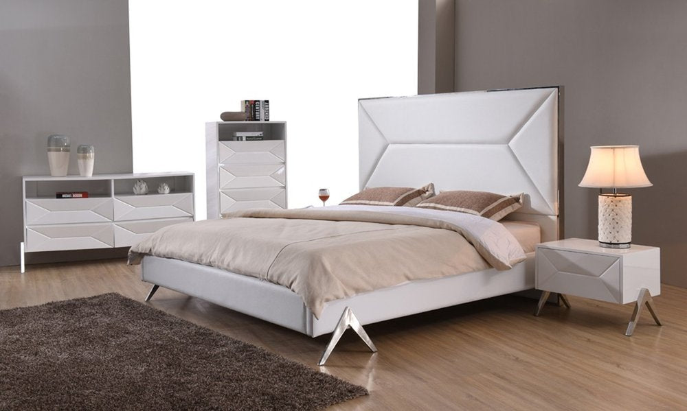 61" White Manufactured Wood Four Drawer Double Dresser HomeRoots
