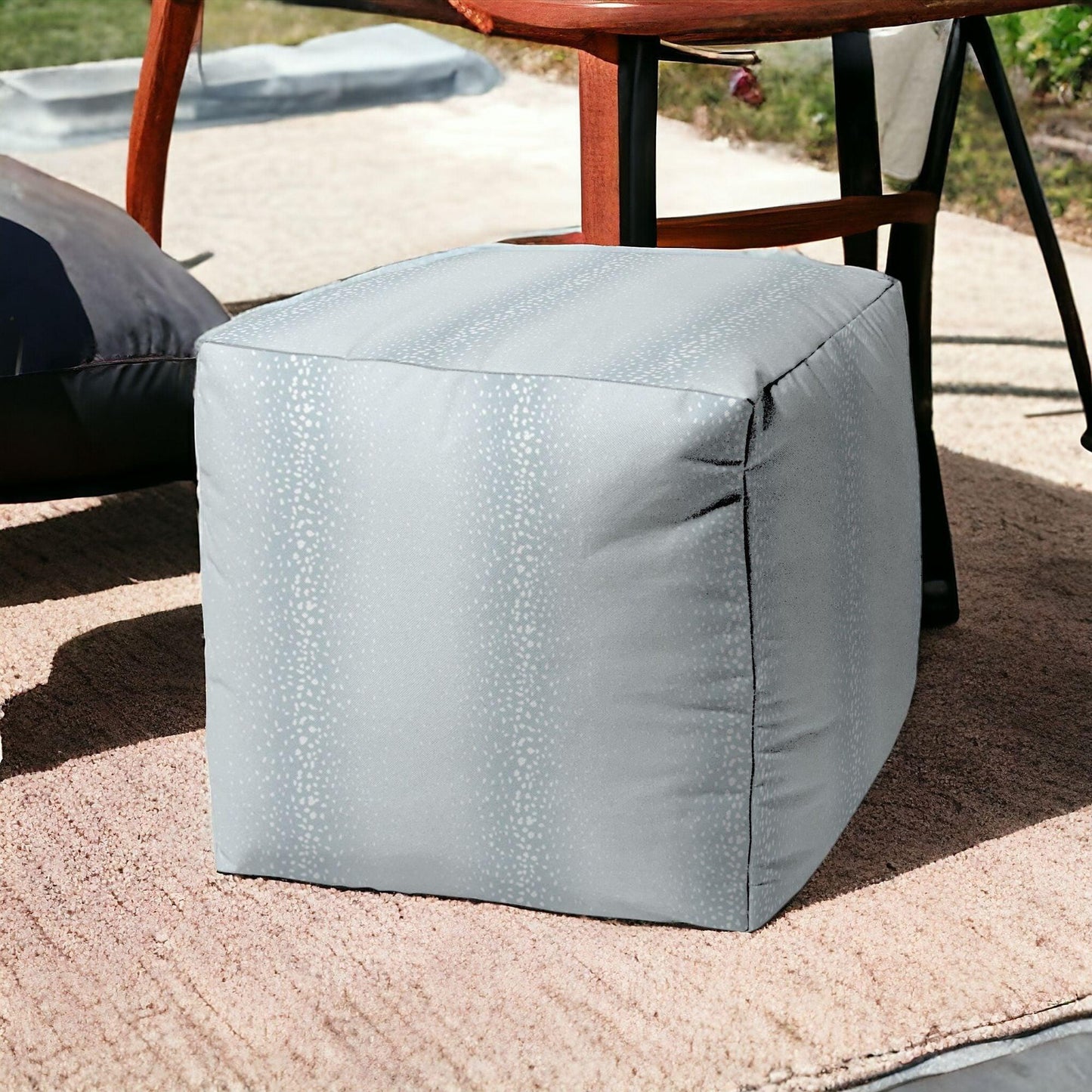 17" Blue Polyester Cube Ombre Indoor Outdoor Pouf Ottoman - FurniFindUSA