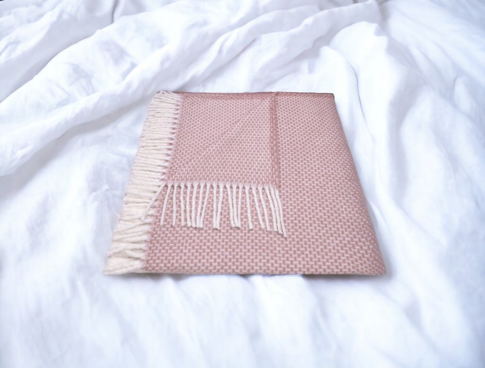 Soft Dusty Rose Links Pattern Throw Blanket HomeRoots
