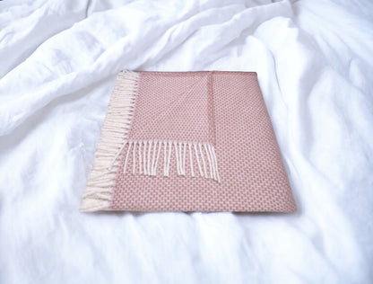 Soft Dusty Rose Links Pattern Throw Blanket HomeRoots