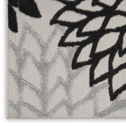 12' X 15' Black And White Indoor Outdoor Runner Rug HomeRoots