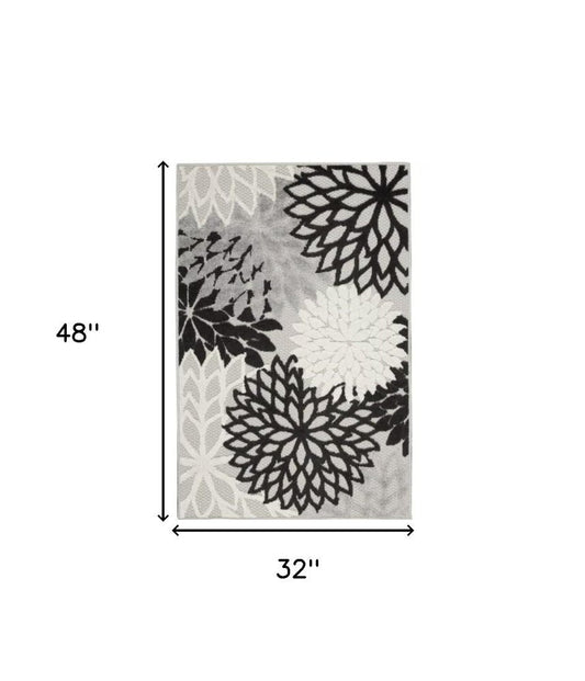 3' X 4' Black And White Indoor Outdoor Area Rug