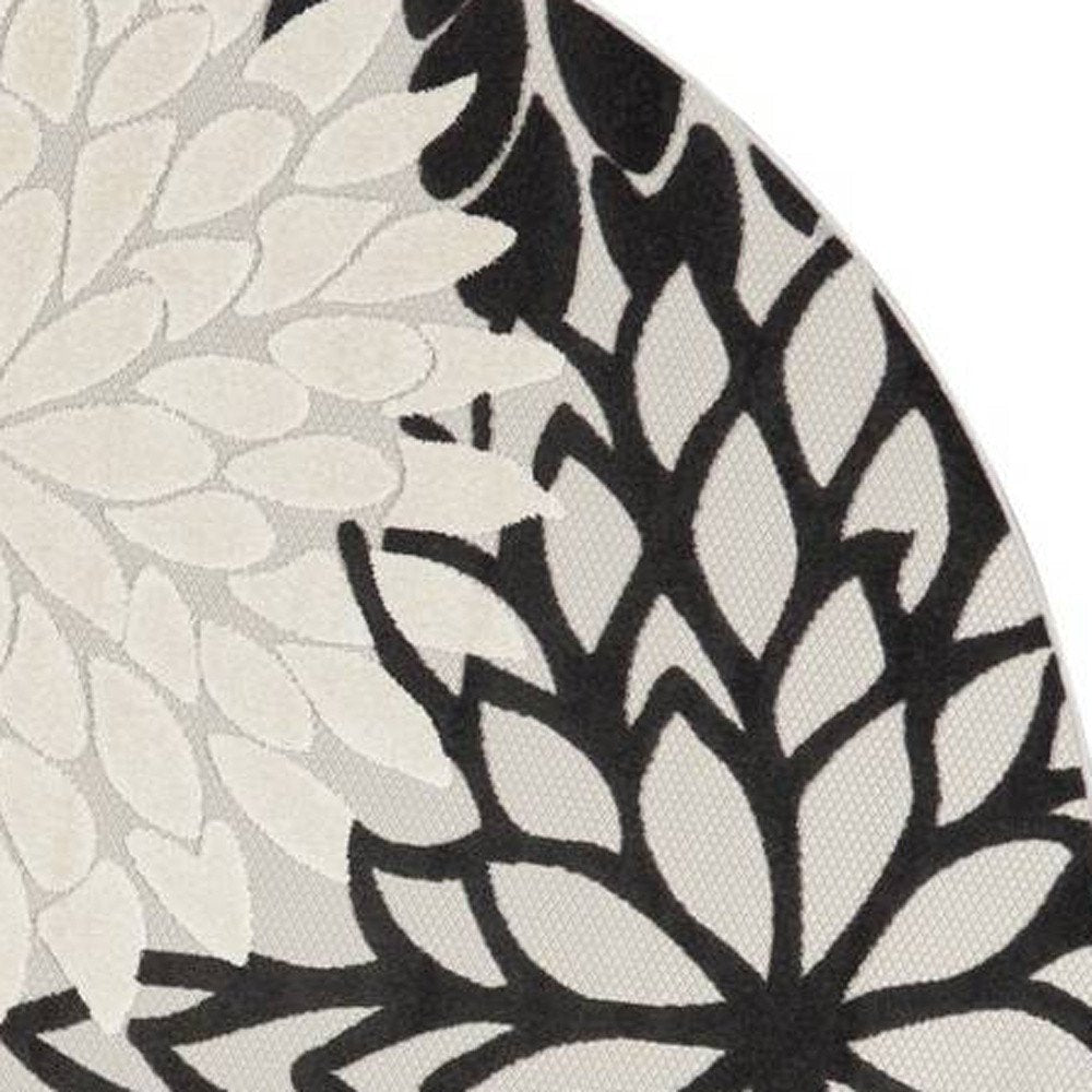 8' X 8' Black And White Indoor Outdoor Area Rug — view 2