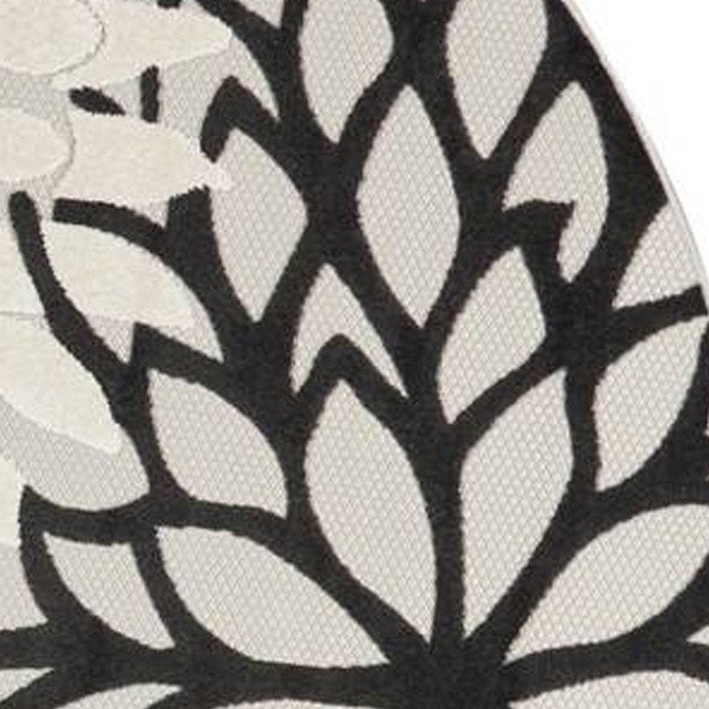 8' X 8' Black And White Indoor Outdoor Area Rug — view 3