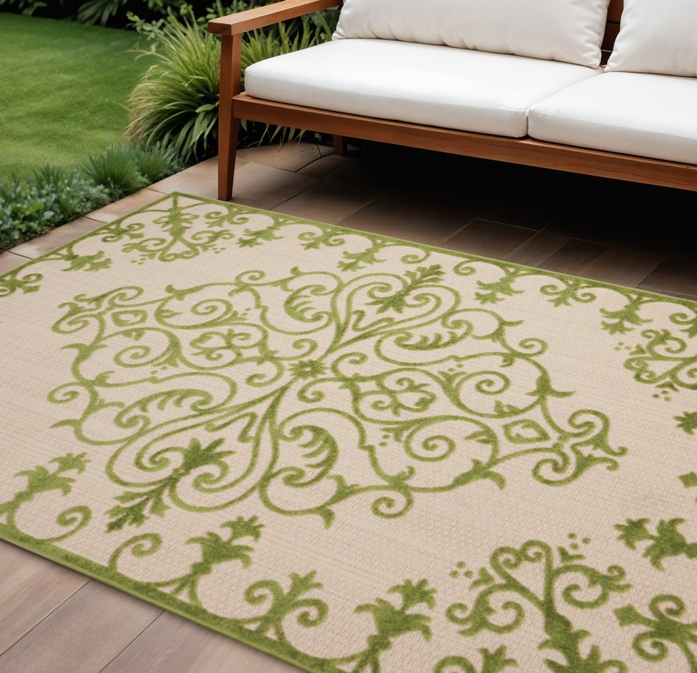 10' X 13' Green Indoor Outdoor Area Rug — view 4