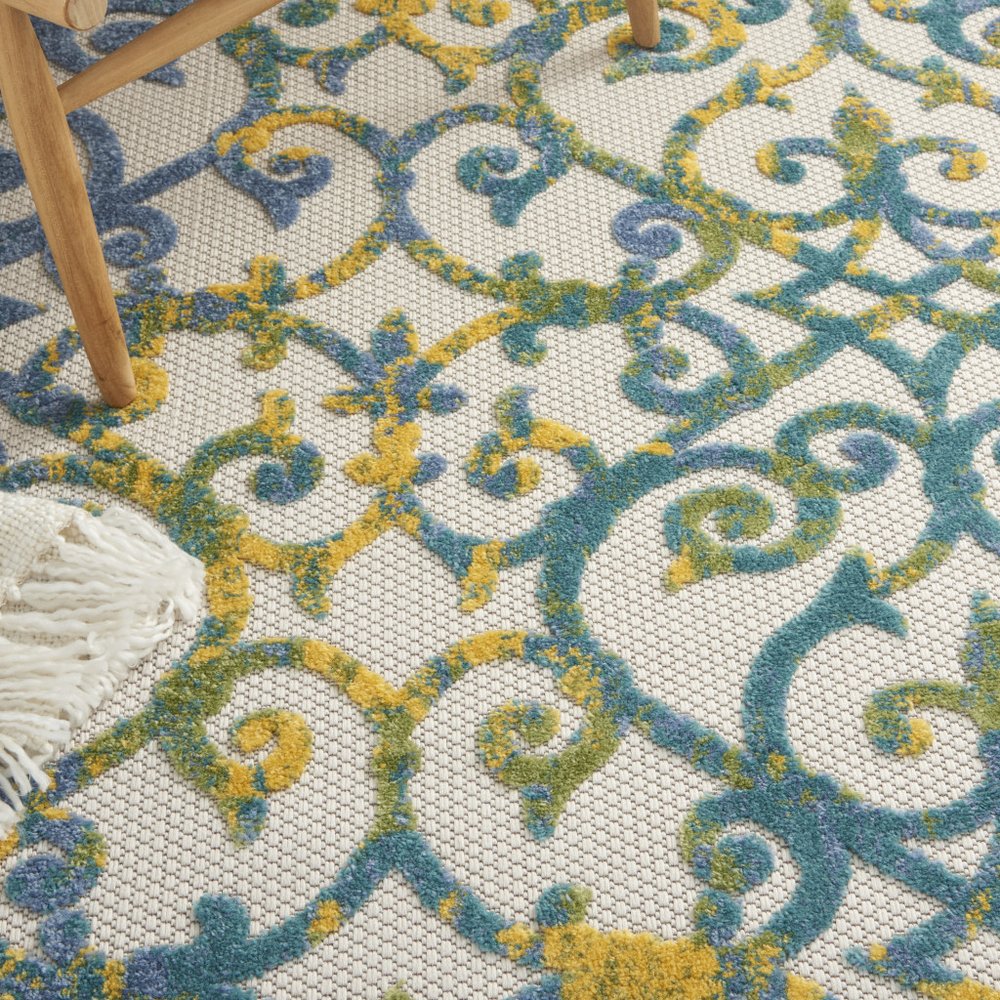 8' X 8' Ivory And Blue Round Indoor Outdoor Area Rug HomeRoots
