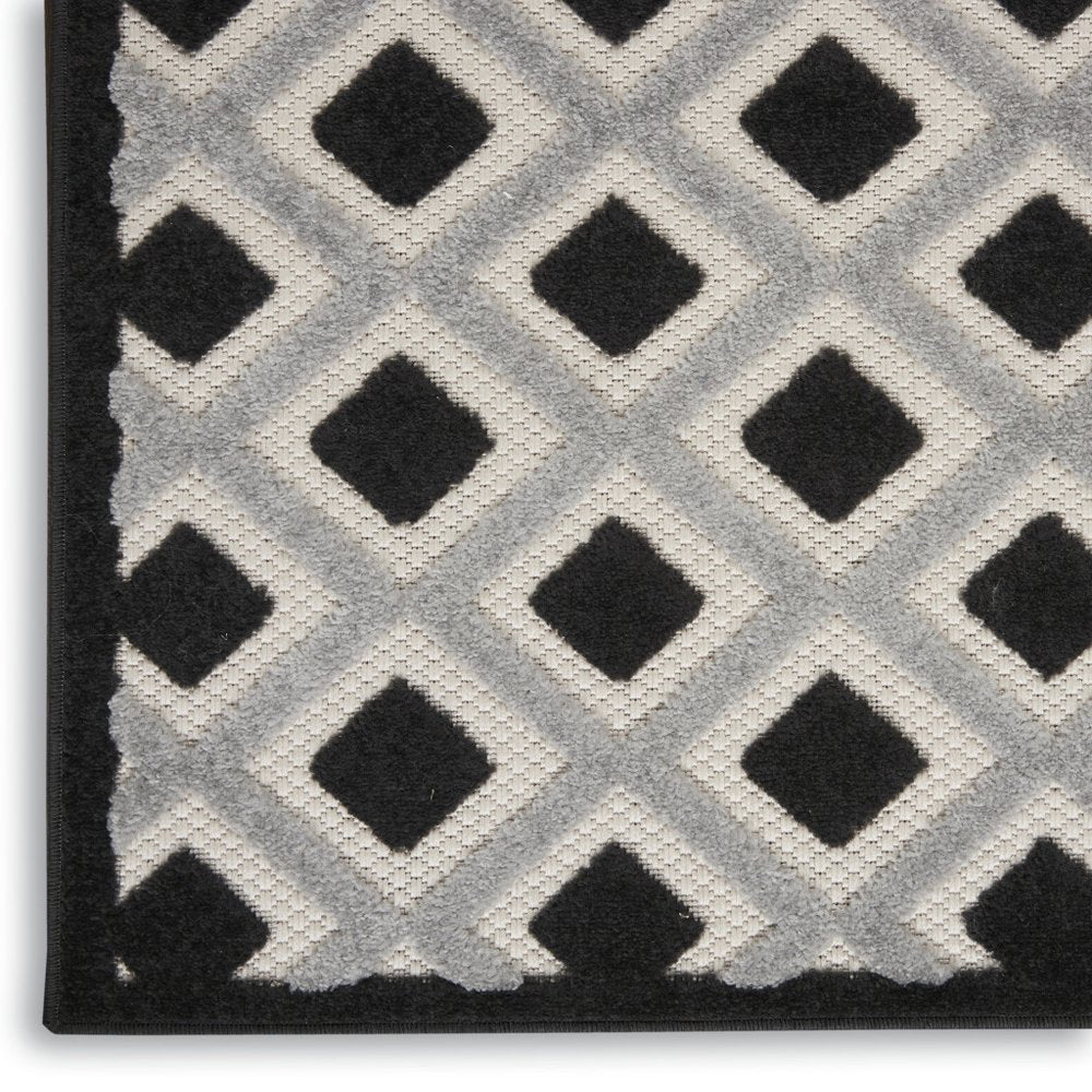 10' Black And White Indoor Outdoor Runner Rug HomeRoots