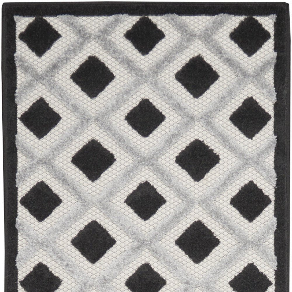 10' Black And White Indoor Outdoor Runner Rug — view 1