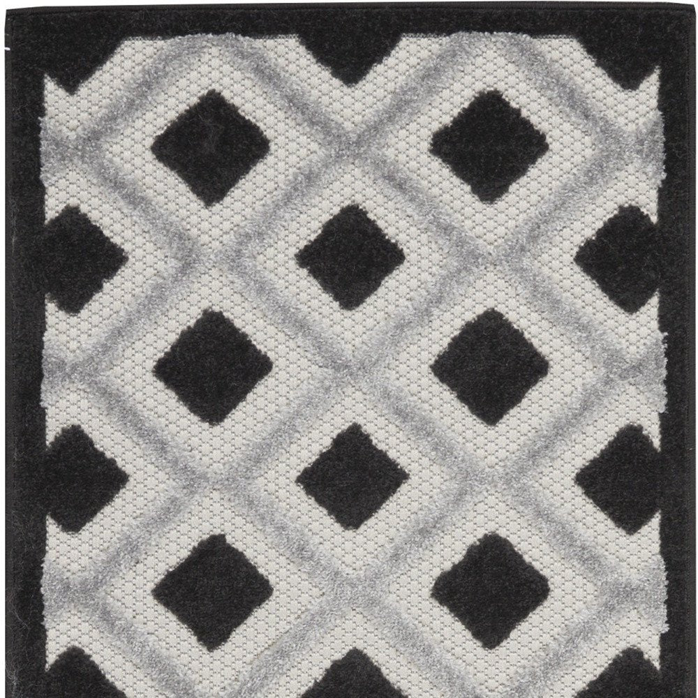 8' Black And White Indoor Outdoor Runner Rug — view 1