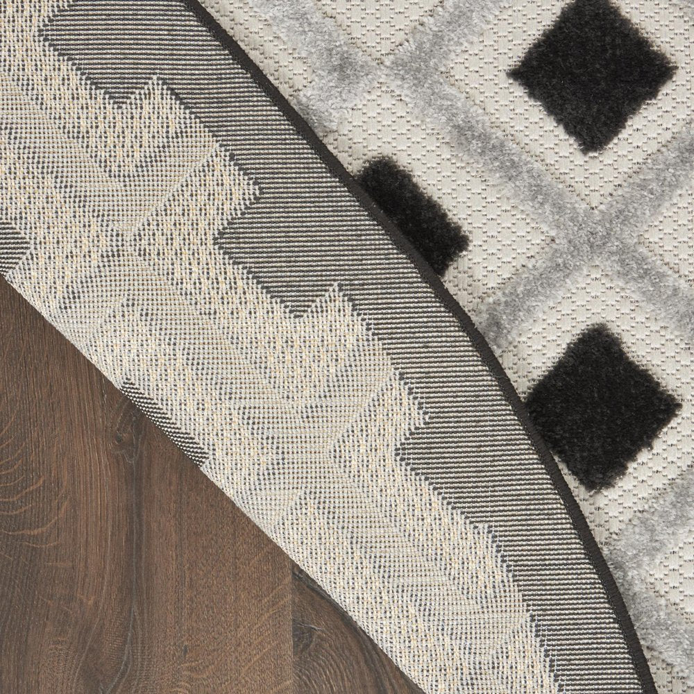 8' X 8' Black And White Round Indoor Outdoor Area Rug HomeRoots
