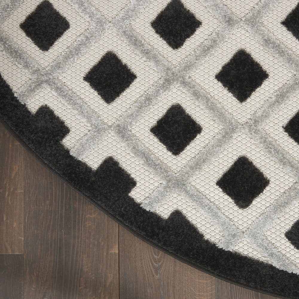 8' X 8' Black And White Round Indoor Outdoor Area Rug HomeRoots