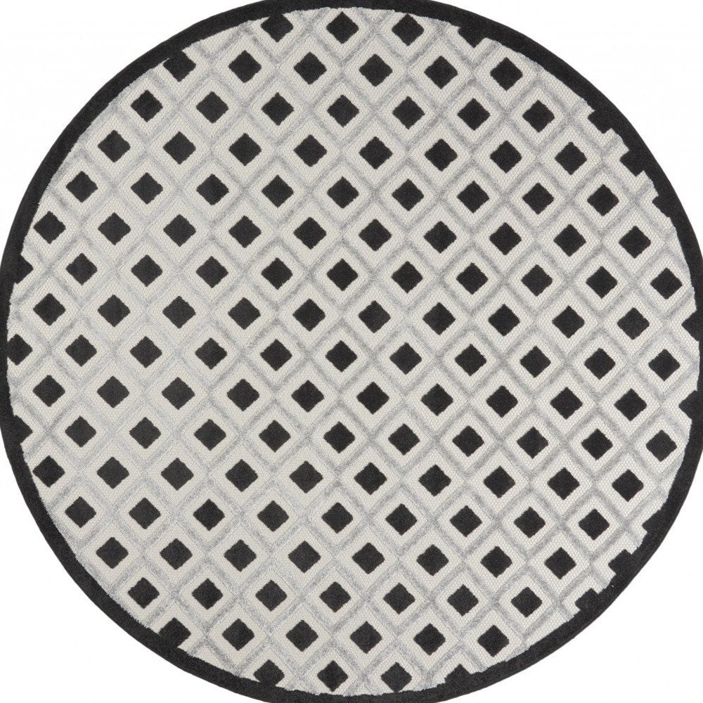 8' X 8' Black And White Round Indoor Outdoor Area Rug — view 2