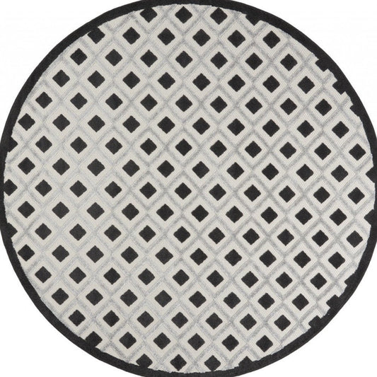 8' X 8' Black And White Round Indoor Outdoor Area Rug
