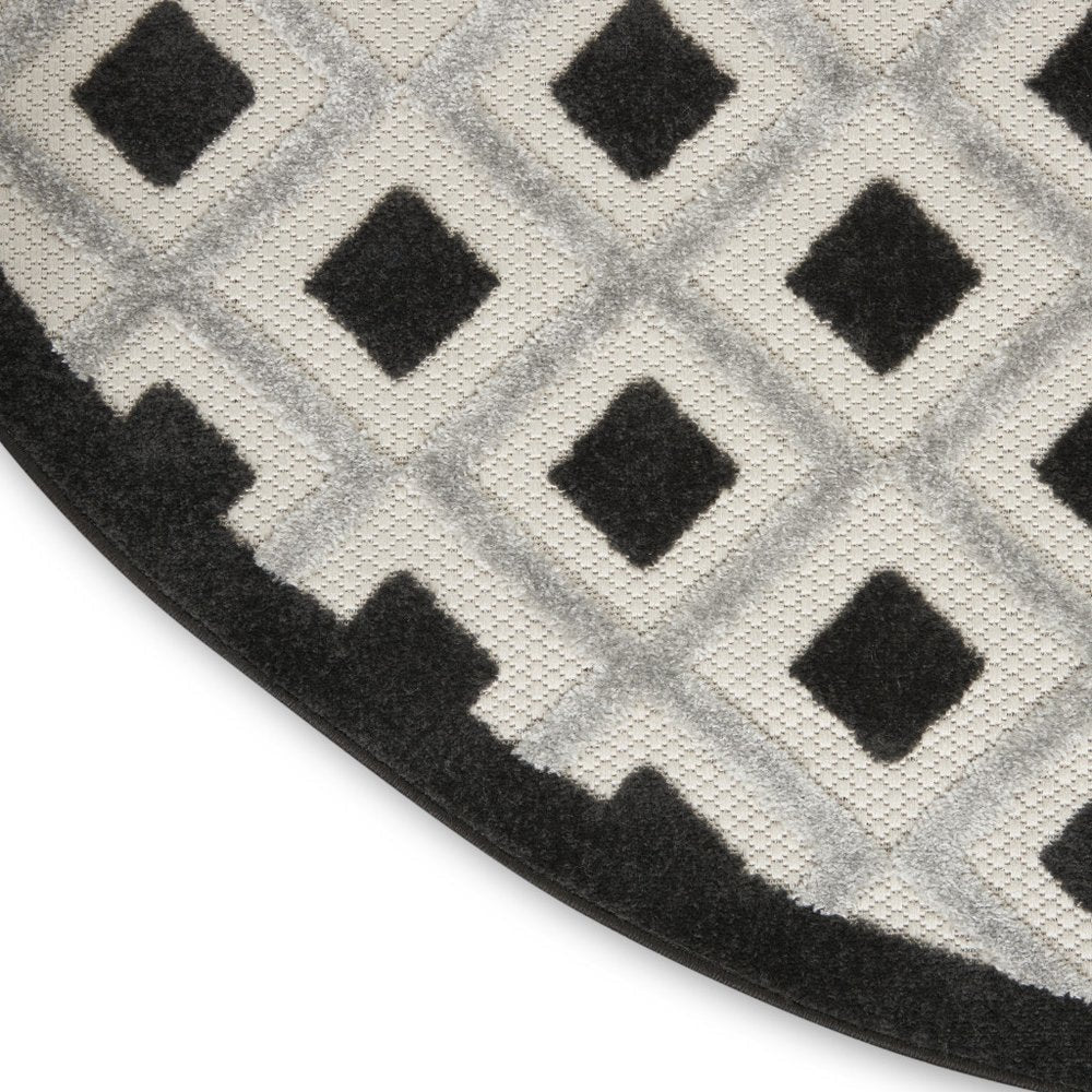 8' X 8' Black And White Round Indoor Outdoor Area Rug HomeRoots