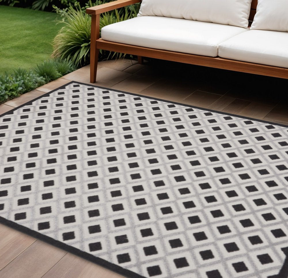 9' X 12' Black And White Indoor Outdoor Area Rug HomeRoots