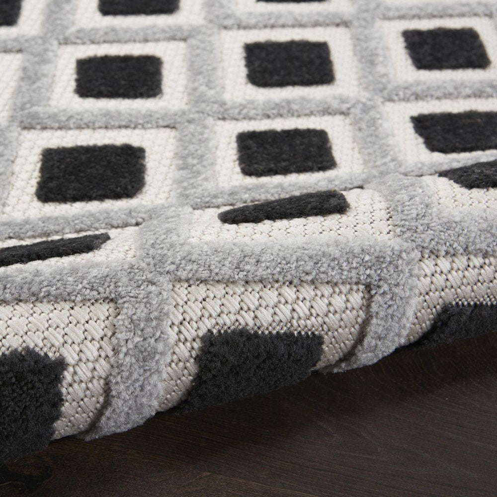 9' X 12' Black And White Indoor Outdoor Area Rug — view 5