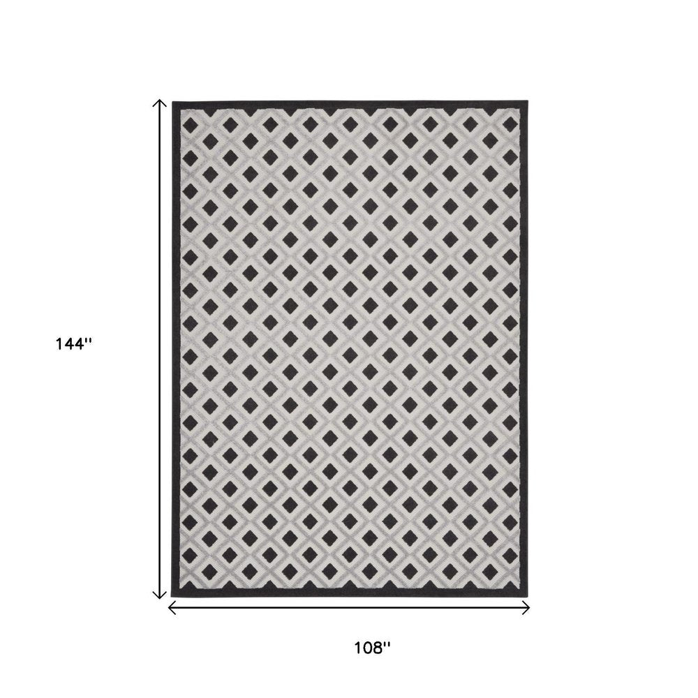9' X 12' Black And White Indoor Outdoor Area Rug — view 2