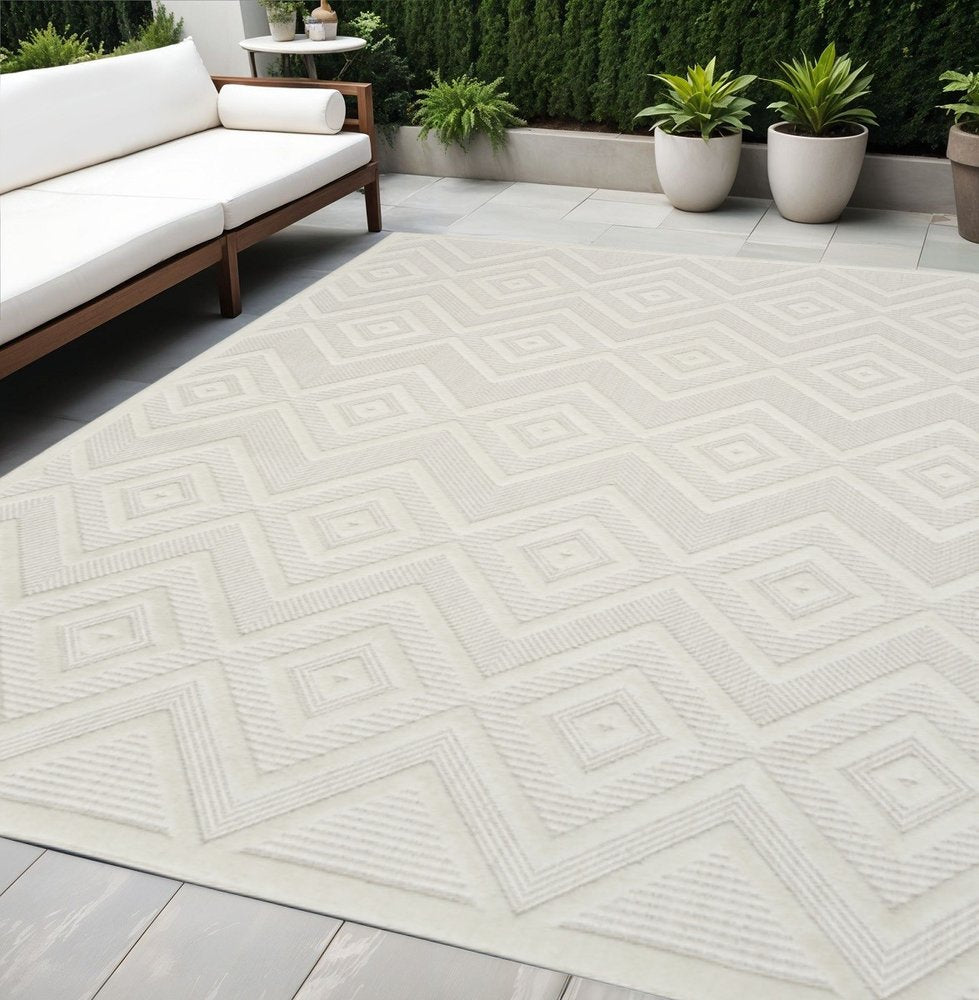 5' X 7' Ivory Indoor Outdoor Area Rug — view 10