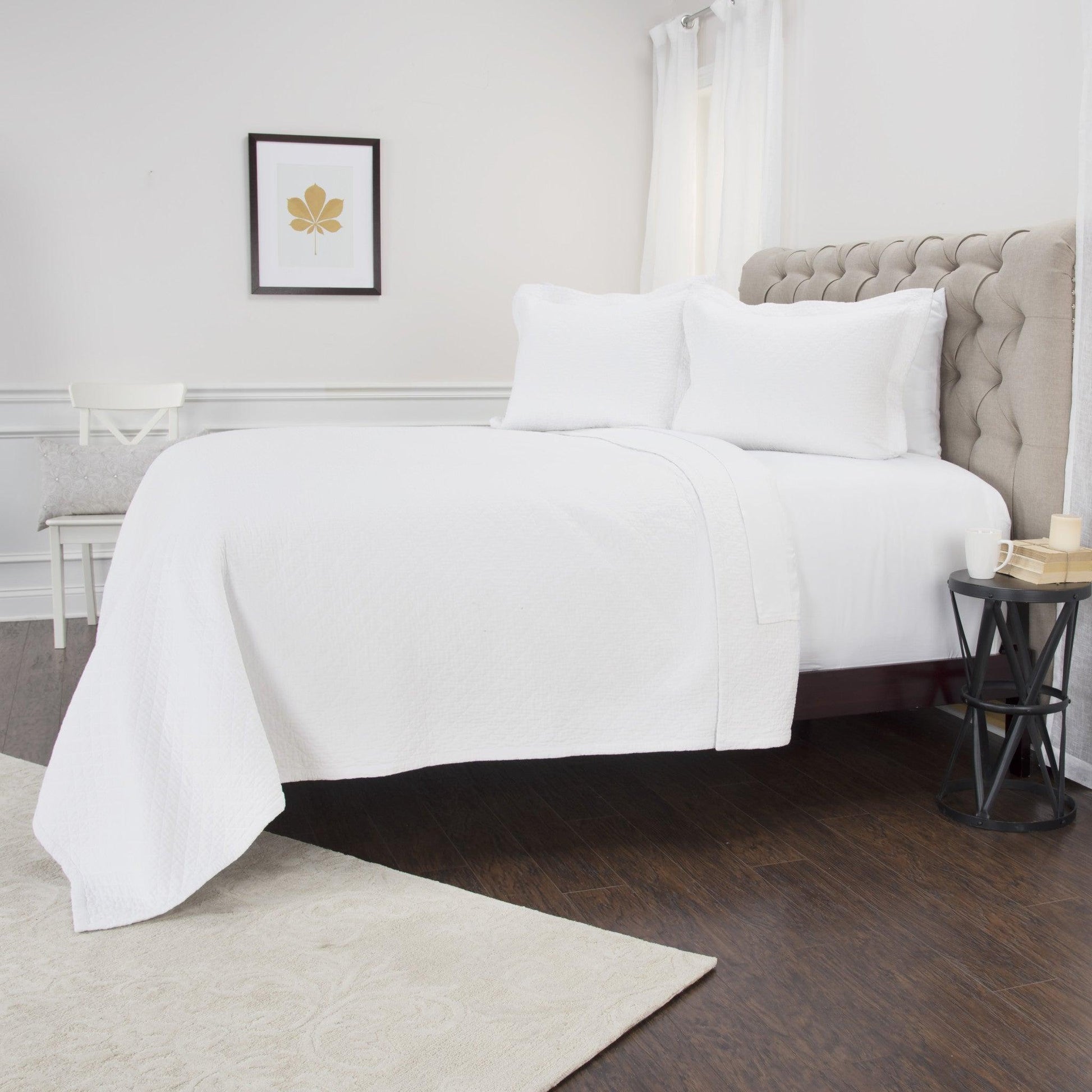 White King 100% Cotton 300 Thread Count Washable Down Alternative Comforter - FurniFindUSA