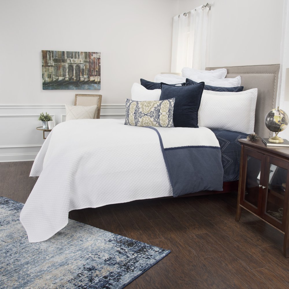 White Checkered King Quilt HomeRoots