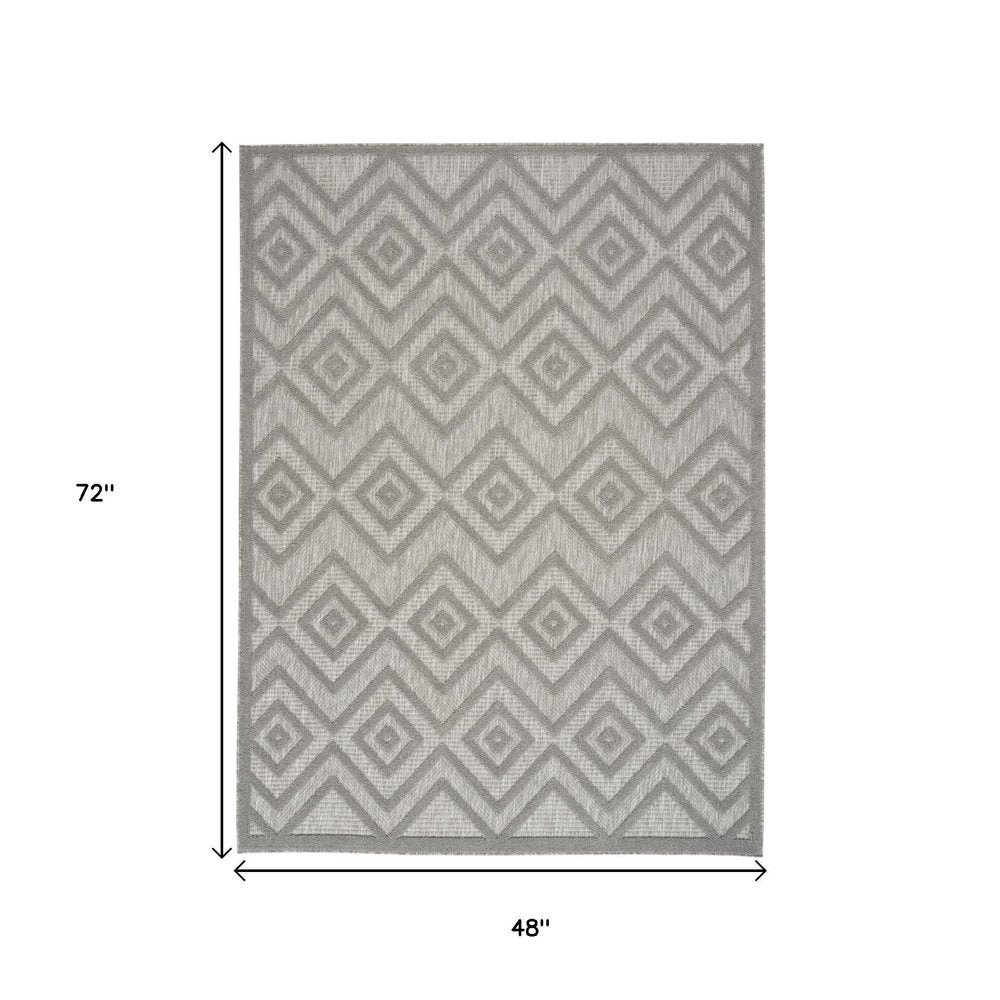 4' X 6' Gray Indoor Outdoor Area Rug — view 3