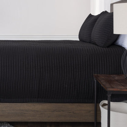 Black Geometric Queen Quilt HomeRoots