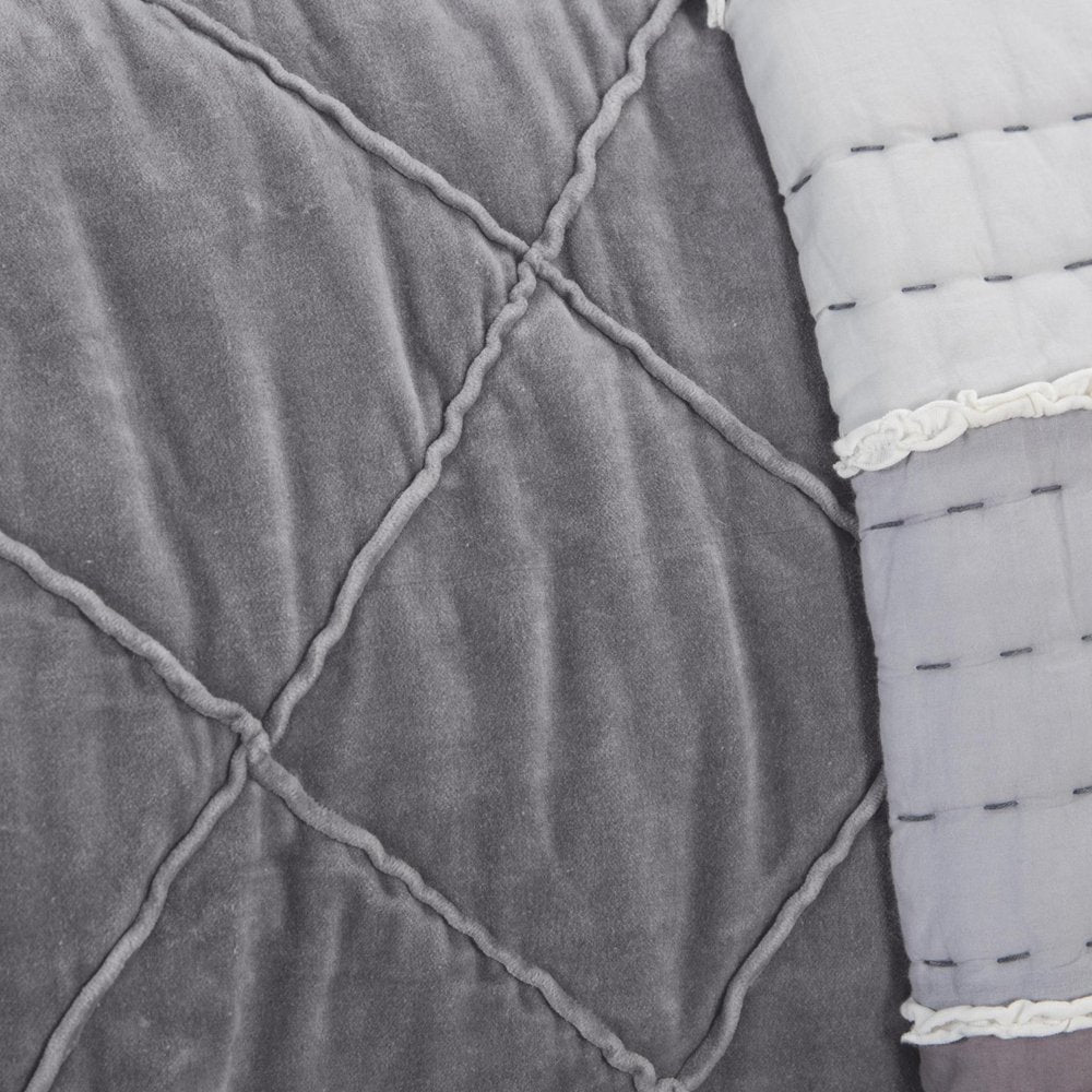 92" X 106" Gray Geometric Cotton Quilt — view 1