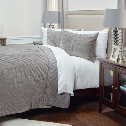 Gray Polka Dots Queen Quilt HomeRoots