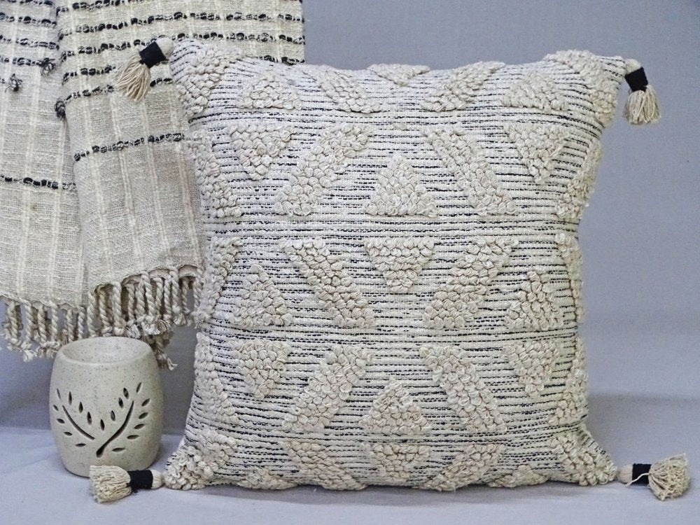 22" X 22" Off White Geometric Zippered Handmade Cotton Blend Throw Pillow With Tassels — view 1