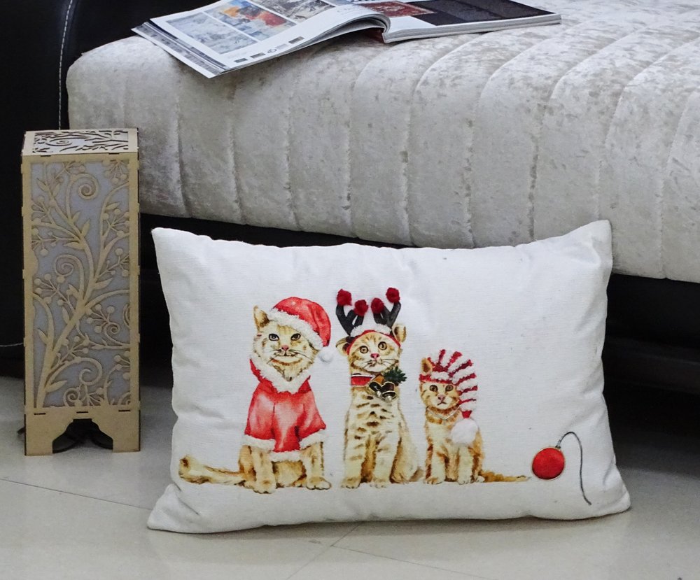 14" X 20" White And Red Cat Zippered Cotton Blend Christmas Throw Pillow — view 7