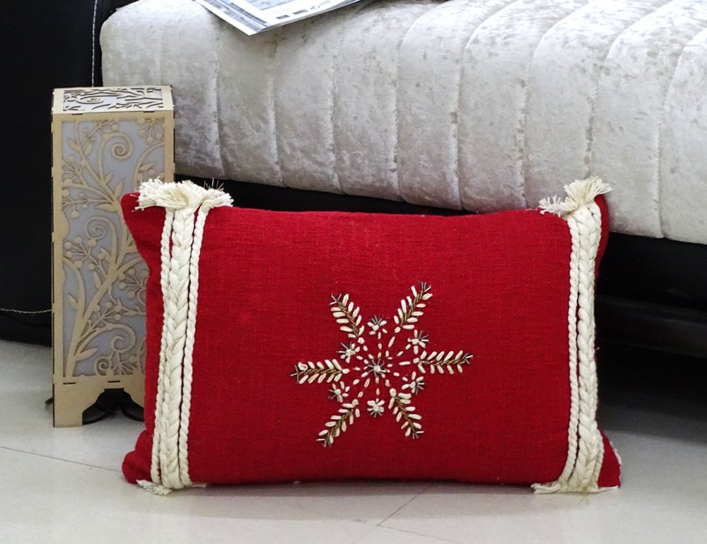 14" X 20" Red Zippered Cotton Blend Christmas Snowflakes Throw Pillow With Embroidery — view 7